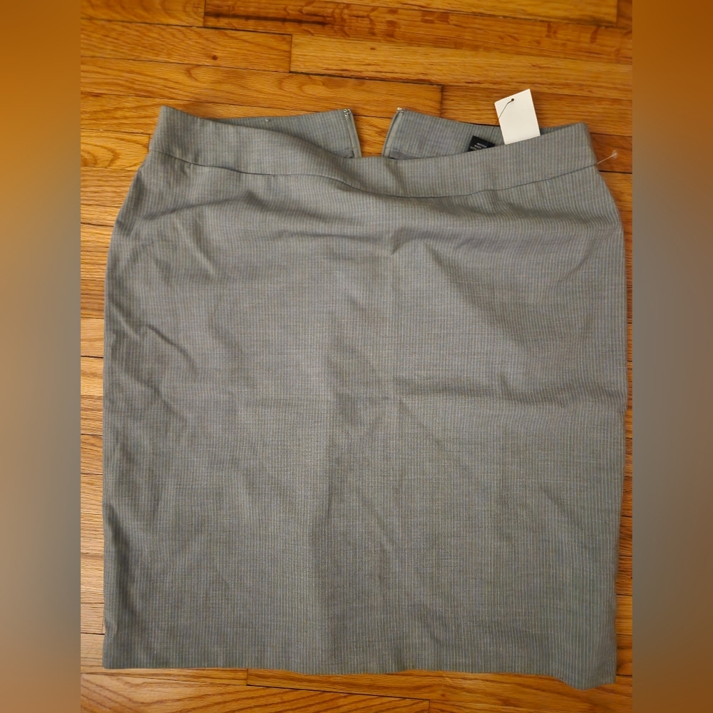 NWT New York & Company Gray Pencil Skirt Size 12